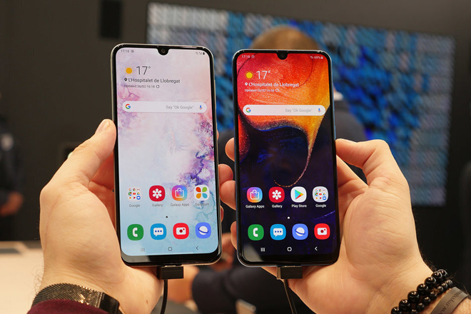 Galaxy A50 và Galaxy A30.