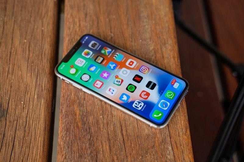 Trong tầm giá 11 triệu nên mua iPhone X cũ hay Galaxy A80 mới? - 2