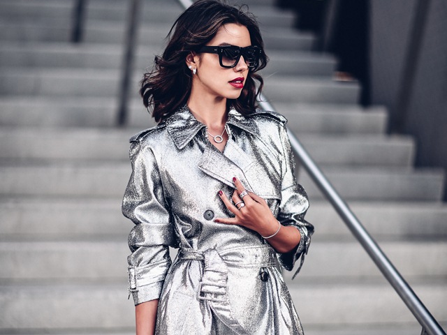 Blogger thời trang bày cách "thuần phục" trang phục ánh kim