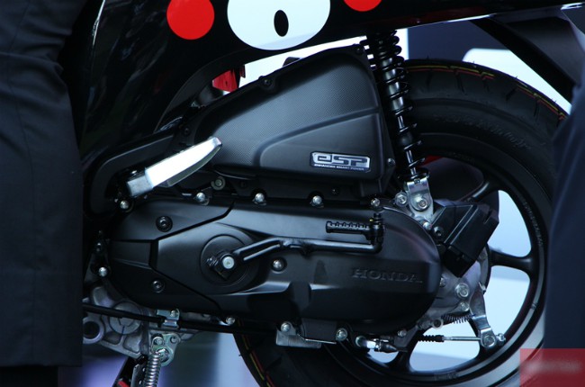 Scoopy I Kumamon Special Edition có công nghệ thông minh của Honda gồm loại động cơ 4 thì, dung tích 110cc, phun xăng điện tử PGM-Fi thông minh, cho khả năng tiết kiệm nhiên liệu cực tốt chỉ tiêu thụ ở mức 62,5 km/l, kết hợp với hệ thống ngắt động cơ tạm thời Idling Stopy System.