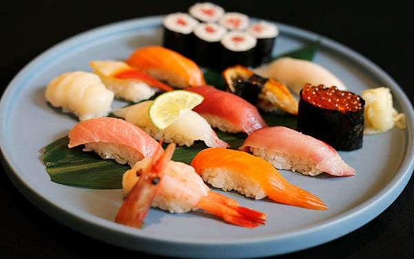 Sushi là món ăn của Nhật Bản được khắp nơi trên thế giới yêu thích