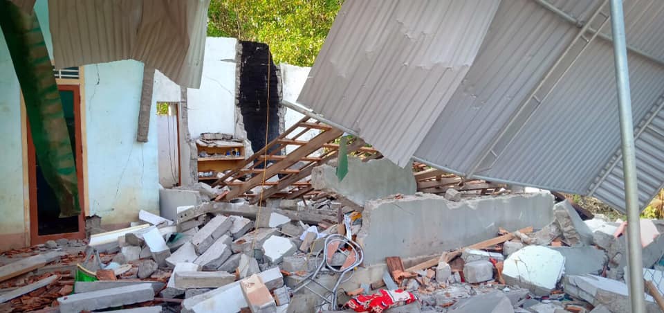 Hiện trường vụ nổ khiến căn nhà bếp tan hoang, vỡ vụn