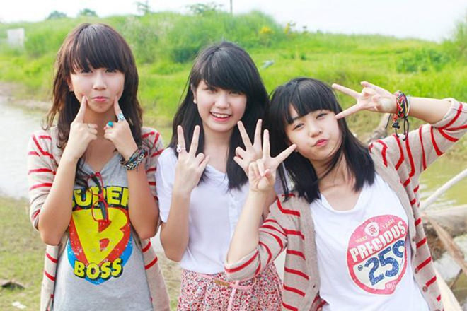 Khoảng năm 2010-2011, "bộ ba sát thủ Hà thành" gồm Quỳnh Anh Shyn, An Japan và Mẫn Tiên (đều sinh năm 1996) phủ sóng hình ảnh khắp các diễn đàn mạng xã hội. Cả ba đều sở hữu ngoại hình xinh xắn cùng phong cách thời trang trẻ trung, dễ thương nhanh chóng trở thành "trending" khiến giới trẻ mê mẩn.