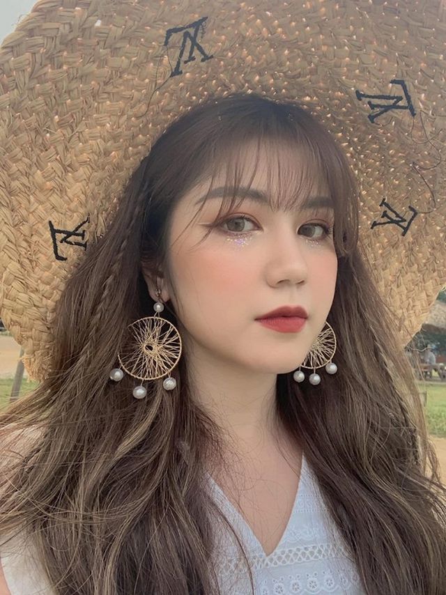 Trong khi Quỳnh Anh Shyn chăm chỉ&nbsp;hoạt động nghệ thuật với nhiều vai trò khác nhau thì người bạn thân - An Japan (Lê Ngọc Hoài An) hiện chủ yếu làm quảng cáo, chụp lookbook cho các nhãn hàng.