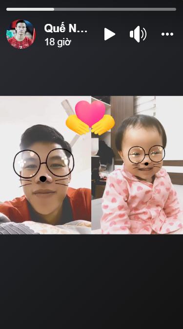 Đi xa là ngày nào cũng phải Facetime với con gái.