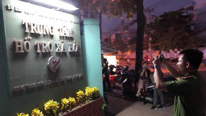 Cơ quan cảnh sát điều tra đã khởi tố bị can đối với Nguyễn Tiến Dũng, cán bộ tại Trung tâm Hỗ trợ xã hội TP.HCM