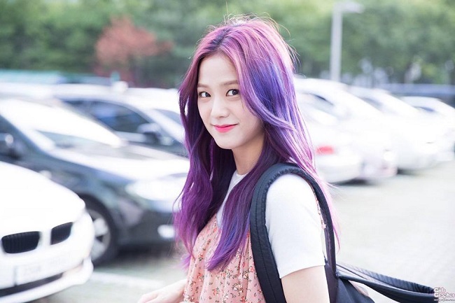 Kim Jisoo không chỉ giỏi ca hát, cô còn làm người mẫu, diễn viên. Hiện tại bạn gái tin đồn của Son Heung Min đã góp mặt trong 4 bộ phim truyền hình đình đám Hàn Quốc.