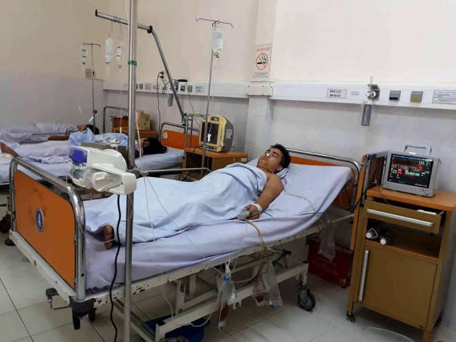 Nạn nhân bị bắn thủng bụng đang điều trị tại bệnh viện vào ngày 20-9