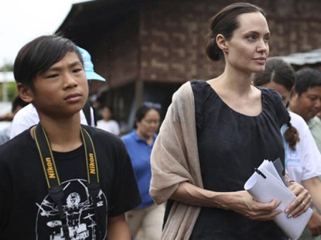 Cậu con nuôi người Việt ra sao khi Angelina Jolie ly hôn?