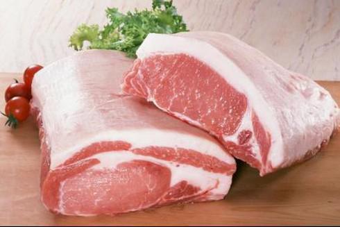 Công đoàn một đơn vị vừa thông báo tặng quà Tết Dương lịch cho cán bộ, công chức, viên chức mỗi người được 3kg thịt lợn sạch và 2 chai nước mắm