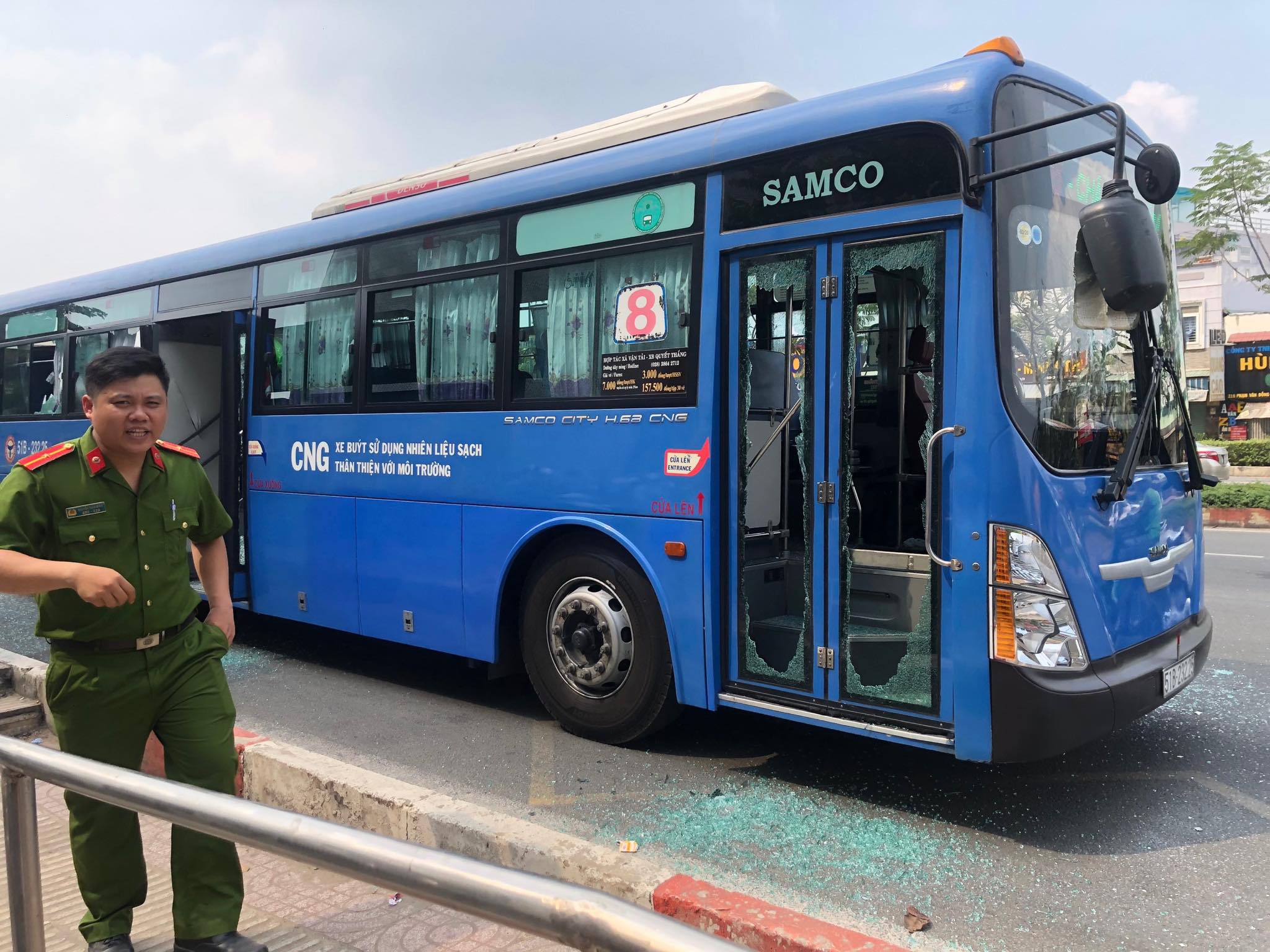 Vụ việc khiến nhiều hành khách trên xe buýt một phen kinh hoàng