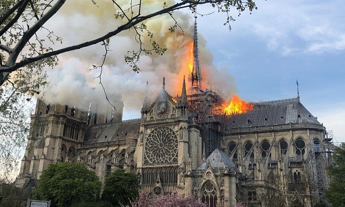 Nhà thờ Đức Bà Paris vẫn chưa thể được bắt đầu trùng tu.