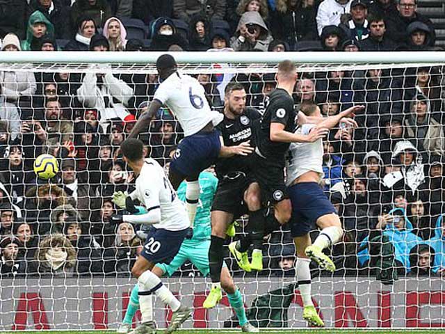 Tottenham chơi bế tắc trong 45 phút đầu