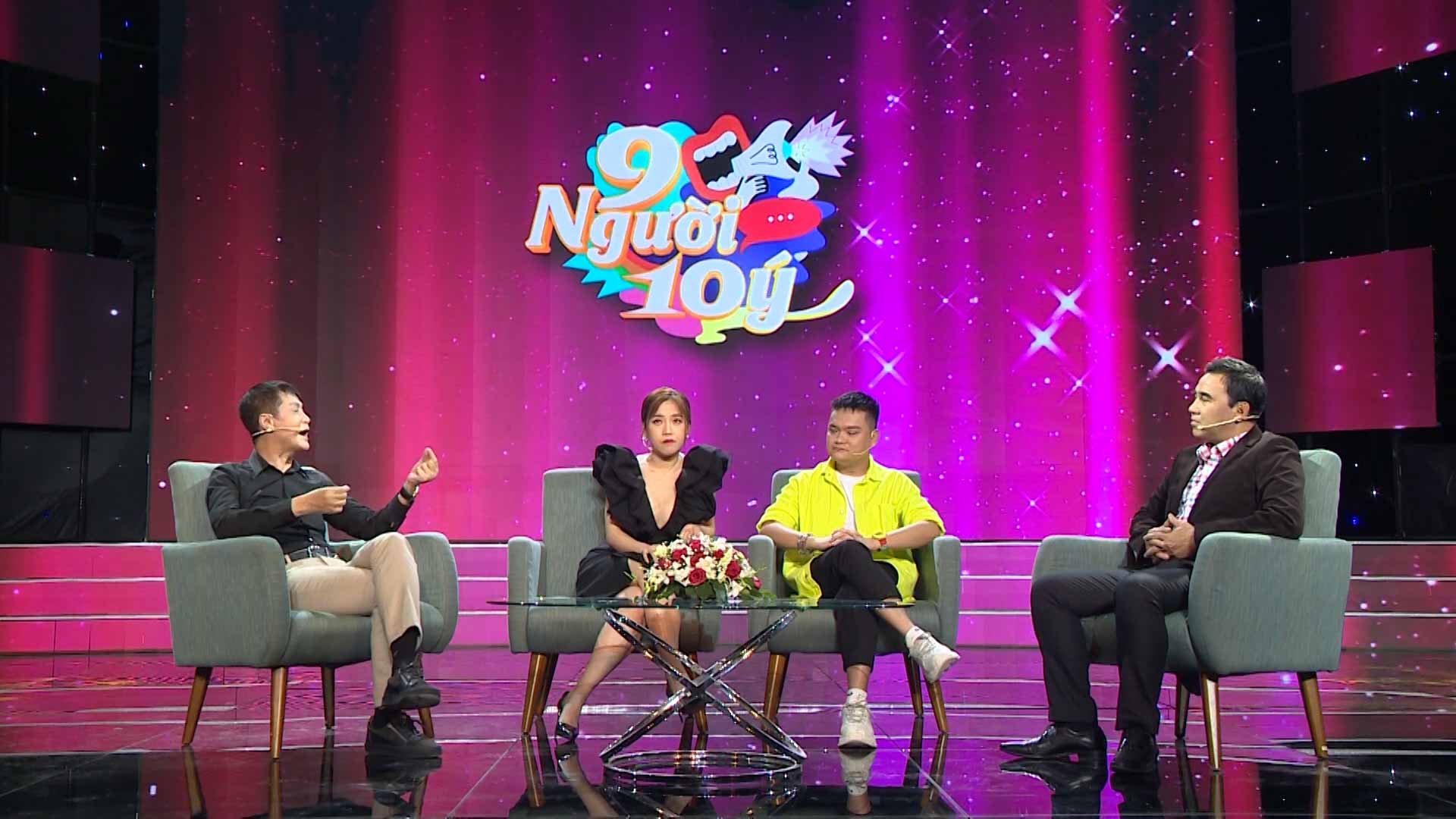 Lê Hoàng (trái) tranh luận cùng 2 khách mời Puka, Trịnh Tú Trung và MC chương trình Quyền Linh