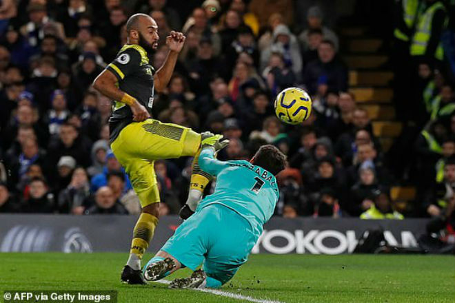 Redmond ghi bàn tinh tế vào lưới đội chủ nhà Chelsea