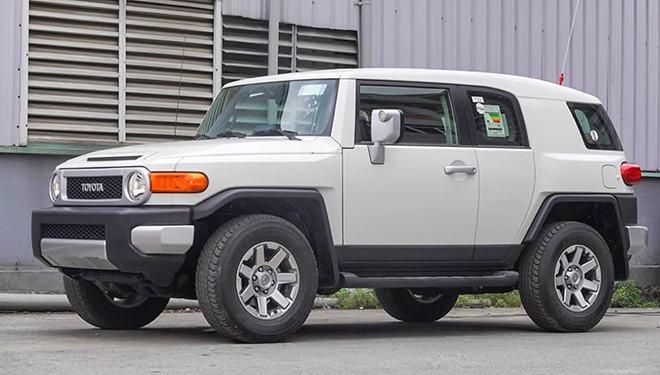 Toyota FJ Cruiser 2020 đầu tiên cập bến Việt Nam có giá &#34;thách cưới&#34; gần 3,8 tỷ đồng - 2