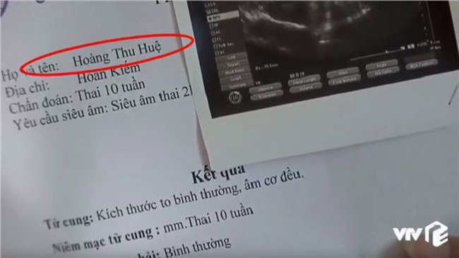 Trong một cảnh quay, khán giả phát hiện ra ba chị em nhà Huệ, Thư, Ánh Dương là chị em ruột nhưng lại khác họ nhau. Trong giấy khám thai của Huệ ghi tên là Hoàng Thu Huệ...