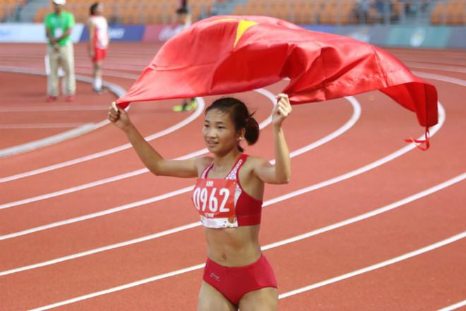 Nguyễn Thị Oanh vô địch hai nội dung khốc liệt 5000m và 3000m vượt chướng ngại vật trong cùng 1 ngày