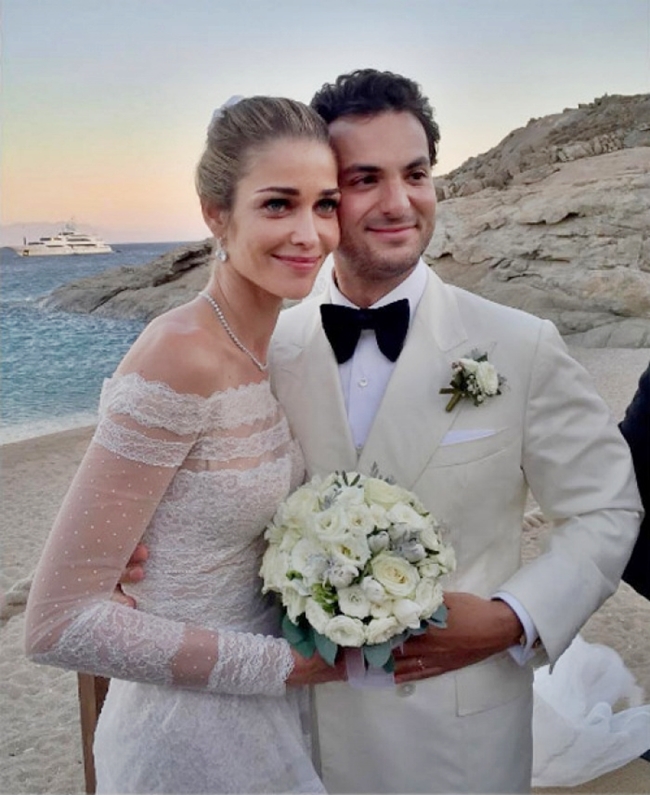 Vợ tỷ phú Karim El Chiaty là người mẫu Ana Beatriz Baros. Karim El Chiaty, là con trai chủ tịch kiêm giám đốc tập đoàn Travco, tập đoàn du lịch lớn nhất Trung Đông, Karim nắm trong tay 157 khách sạn và resorts cùng nhiều du thuyền hạng sang.