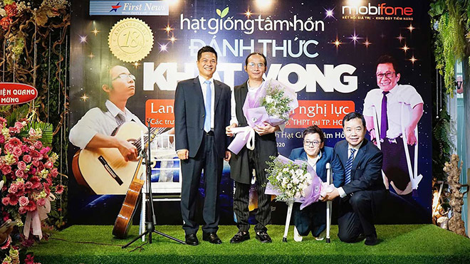 Chuỗi chương trình “Đánh thức khát vọng” được sinh viên và học sinh TP HCM đón nhận đầy hào hứng - 1
