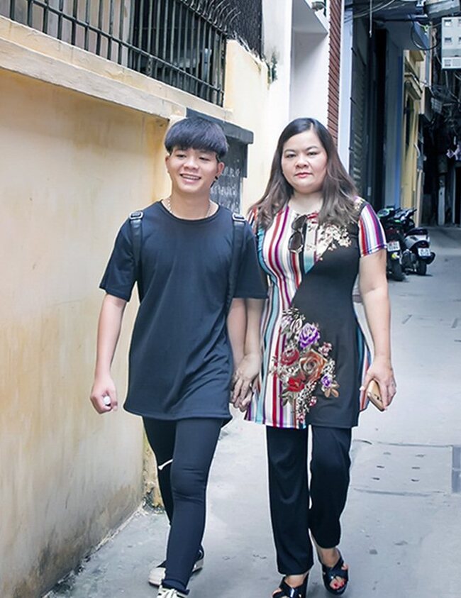Thời điểm đăng quang, Quang Anh có cuộc sống khá nghèo khó. Bố mẹ ly hôn, cậu cùng mẹ chuyển từ Thanh Hóa ra Hà Nội để thuận tiện cho việc theo đuổi con đường nghệ thuật. 
