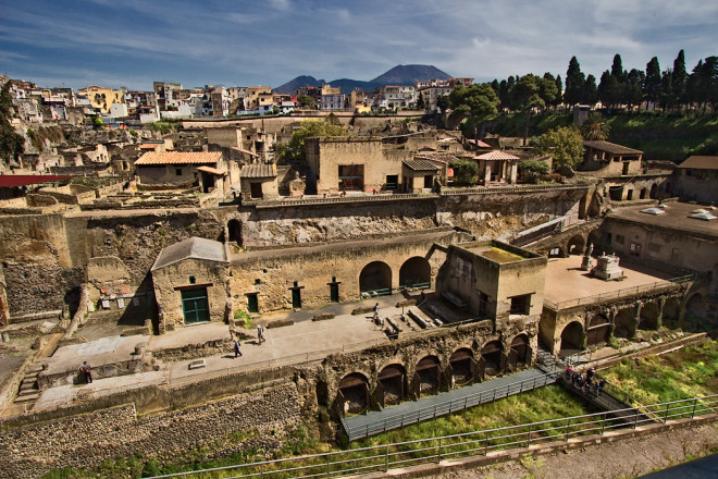 Thị trấn ma Herculaneum, tuy kém tráng lệ như thành phố Pompeii lân cận nhiều, nhưng cũng đủ gây choáng váng sau gần 2.000 năm hoang phế - ảnh: HERCULANEUM BLOG