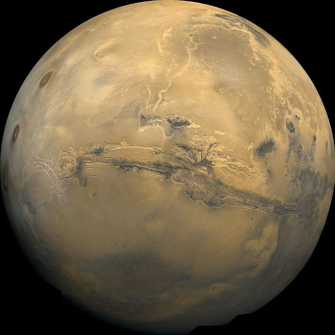 Sao Hỏa được chụp bởi tàu thăm dò Viking 1 năm 1980.