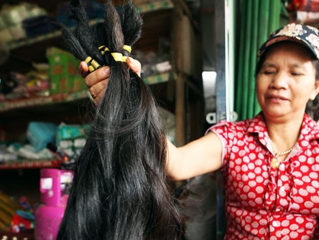 Tuy nhiên, những tài sản mà họ có chỉ là tảng băng nổi. Đằng sau thành công đó là sự cố gắng, nỗ lực, ngược xuôi vất vả ở khắp nơi để tìm mua được tóc, sau đó là quá trình &#34;lên đời&#34; không kém quan trọng.&nbsp;
