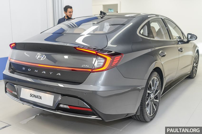 Hyundai Sonata 2020 ra mắt, lột xác hoàn toàn với thiết kế &#34;Coupe hóa&#34; thể thao sang chảnh - 4