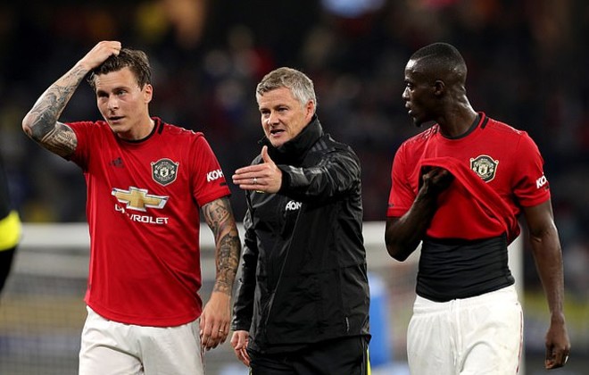 Lindelof và Bailly cũng không thể giúp Solskjaer yên tâm