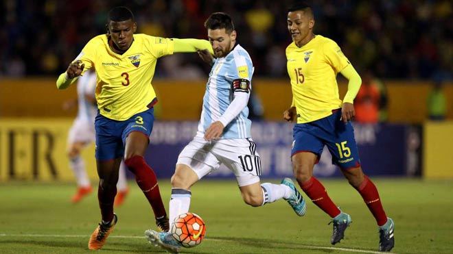 Cú hat-trick của Messi cách đây 3 năm giúp Argentina thoát hiểm trước Ecuador để giành vé vớt dự VCK World Cup 2018