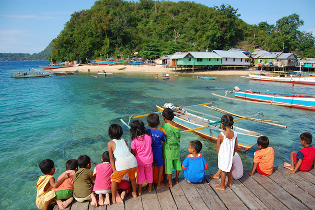 Jayapura: Với khung cảnh tuyệt đẹp giữa những ngọn đồi rợp bóng cây, Jayapura là thành phố Indonesia lớn nhất và quan trọng nhất trên Papua.&nbsp;
