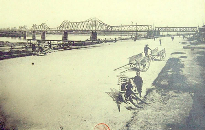 Bến Nứa dưới chân cầu Long Biên thay đổi ra sao sau hơn 1 thế kỷ? - 1