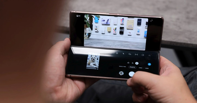 Samsung Galaxy Z Fold 2 vs Galaxy Fold: Sự khác biệt là gì khi bỏ ra tới 50 triệu đồng? - 5