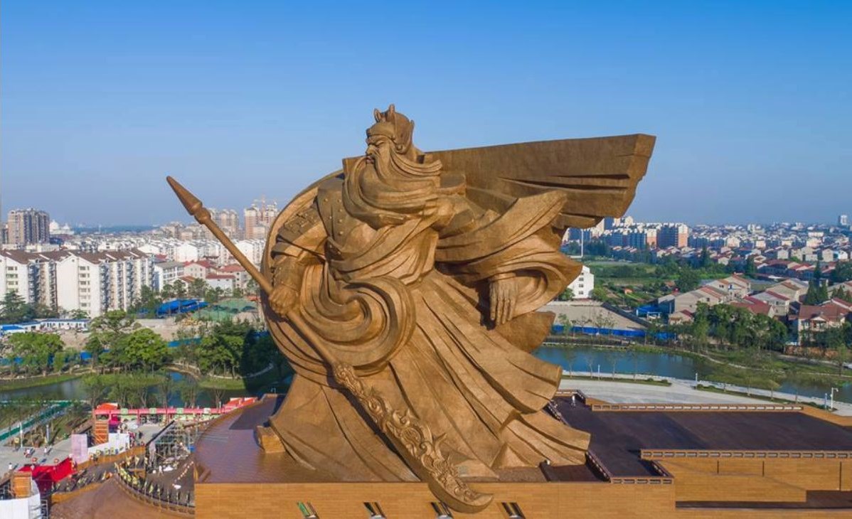 Tượng Quan Vũ khổng lồ ở Kinh Châu (ảnh: SCMP)