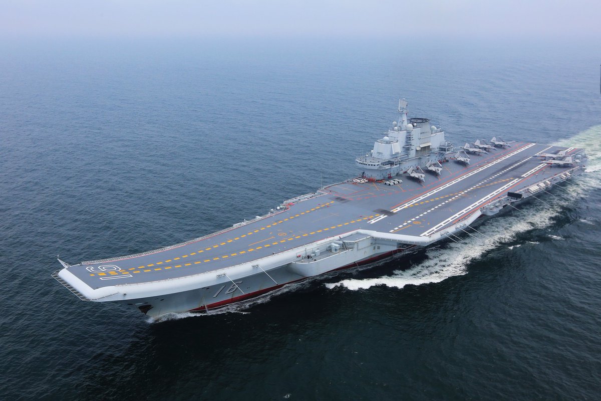 Thiết kế đường băng khiến chiến đấu cơ “gặp khó” của tàu sân bay Trung Quốc (ảnh: Reuters)