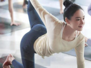 Đời sống Showbiz - Bà xã Trường Giang tập yoga cũng phải khiến bao người phải trầm trồ vì lý do này