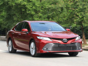 Tin tức ô tô - Bảng giá xe Toyota Camry lăn bánh tháng 10/2020