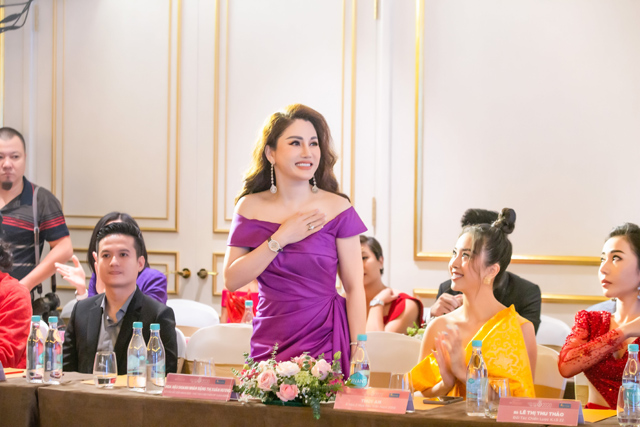 Cố vấn sắc đẹp Xuân Hương tại buổi họp báo Bán kết Hoa hậu Việt Nam 2020