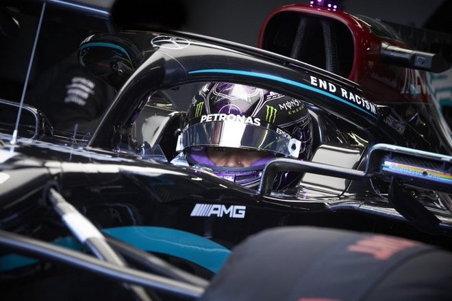 Lewis Hamilton nhanh nhất vòng phân hạng Q2