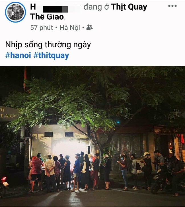 Hàng thịt quay Thể Giao không có biển hiệu, nằm bên cạnh đình Thể Giao &nbsp;