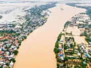 Tin tức trong ngày - Thừa Thiên - Huế: 10 người thương vong, hàng chục nghìn ngôi nhà chìm trong biển nước