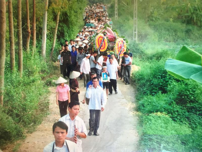 Lễ tang anh Lưu Thanh Tùng, nạn nhân trong vụ nổ. Ảnh: Gia đình cung cấp