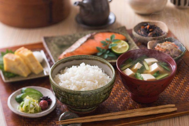 9 nguyên tắc ăn uống giúp người Nhật sống thọ nhất thế giới - 1