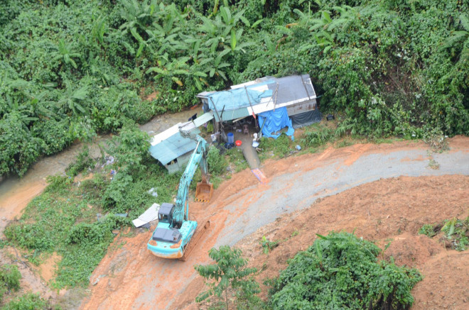 Một khu lán trại của công nhân ở Thủy điện Rào Trăng 3