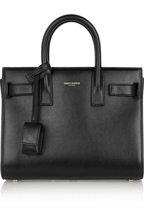 Saint Laurent: Sac de Jour vượt thời gian có nhiều màu sắc, kết cấu và kích cỡ.&nbsp;Đây sẽ là một lựa chọn cực kỳ sang chảnh cho cô nàng công sở.