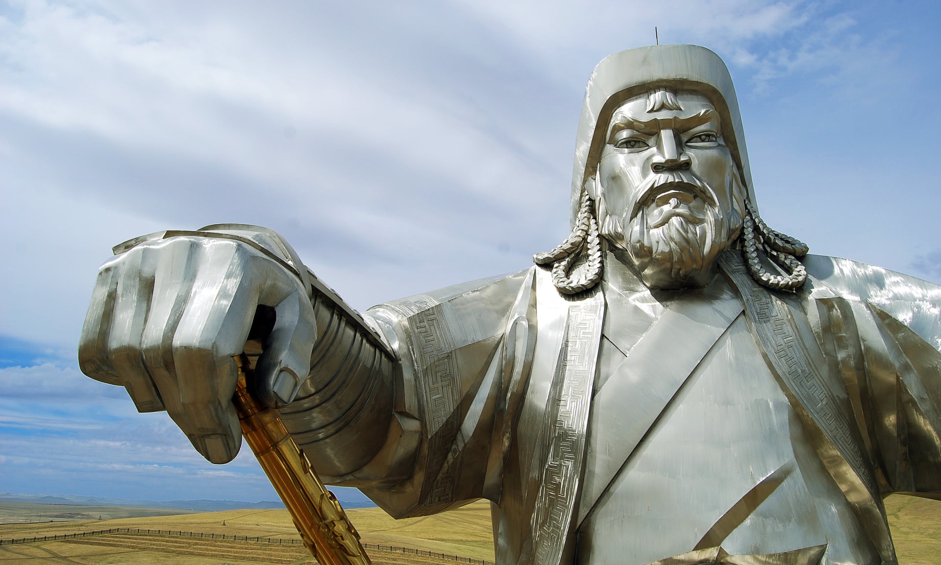 Tượng Thành Cát Tư Hãn ở Mông Cổ (ảnh: The Guardian)