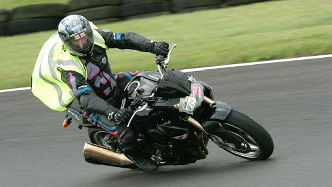 10. Kawasaki Z1000 2004 (vận tốc tối đa: 249 km/h)
