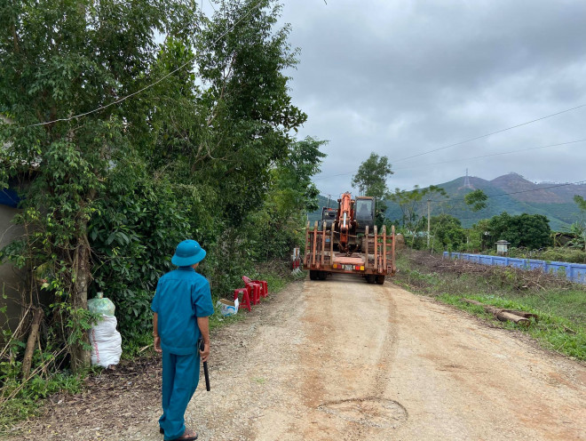 Tỉnh Thừa Thiên Huế cũng đã huy động thêm 10 xe múc để hỗ trợ công tác tìm kiếm nạn nhân. Công tác tìm kiếm đang được tích cực triển khai với quyết tâm tiếp cận và đưa các nạn nhân ra khỏi vùng sạt lở một cách nhanh nhất.