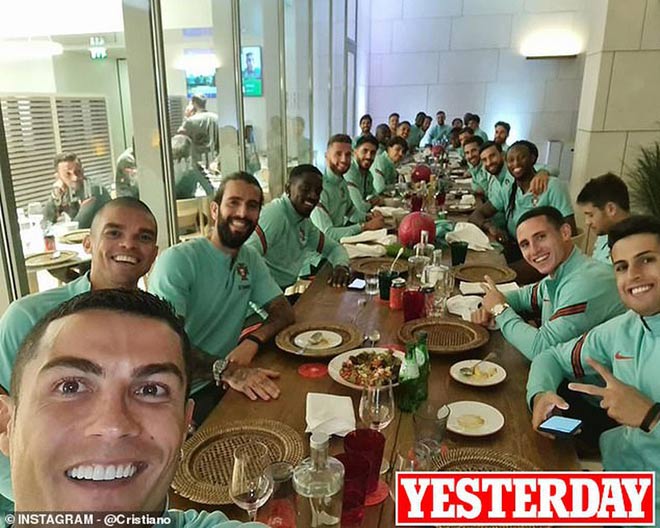 Ronaldo bị nhiều quan chức y tế Bồ Đào Nha chỉ trích vì không tuân thủ quy tắc an toàn trong mùa dịch dù vừa mắc Covid-19